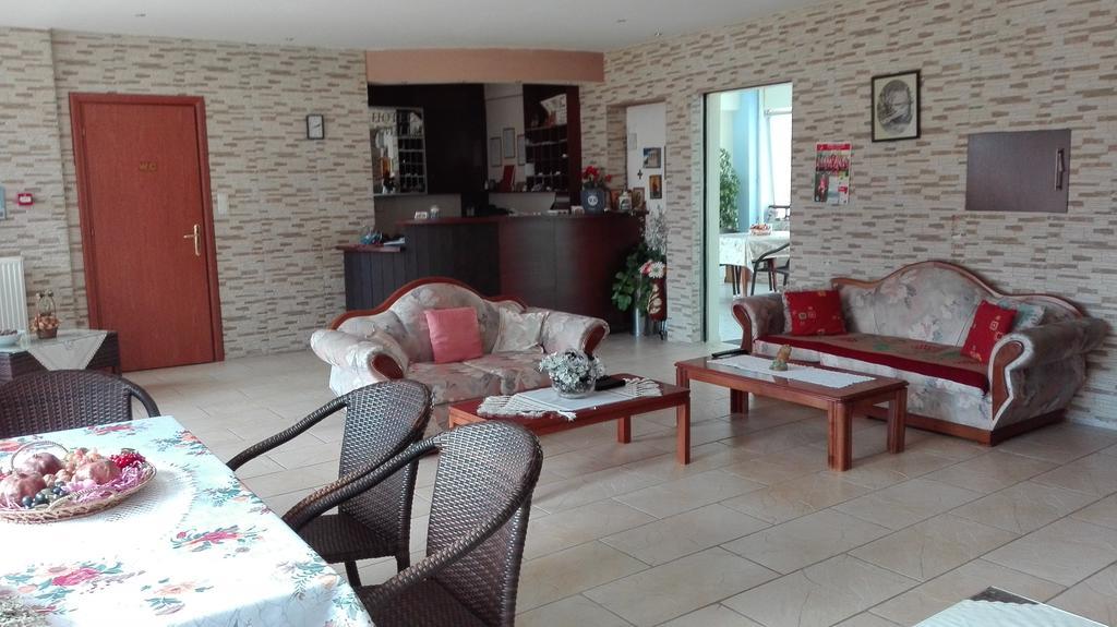 Familia Hotel Loutra Volvis Exterior photo